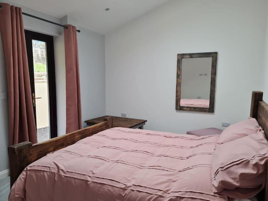 The Old Mountain Stables Caerllwyn Ganol Farm Appartement Newport  Kamer foto