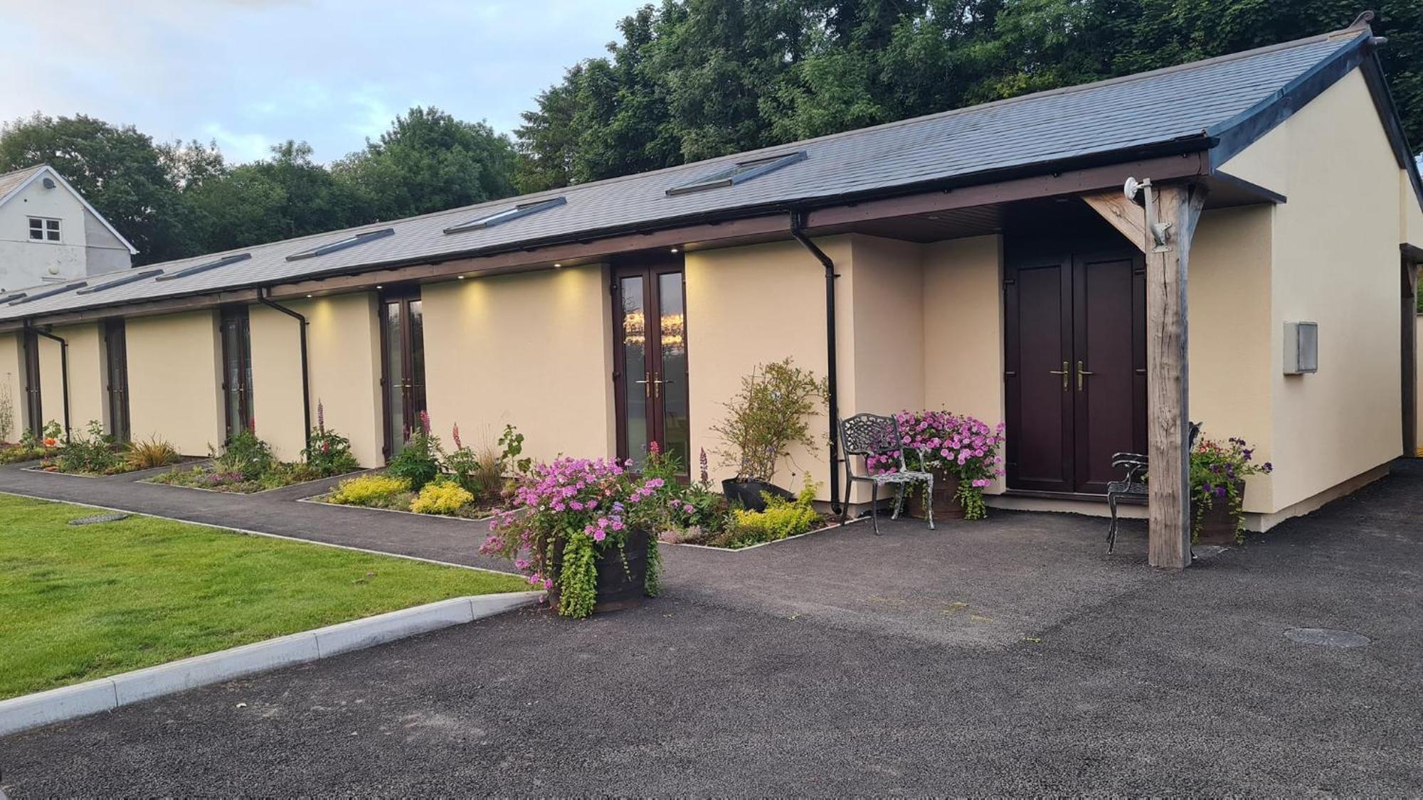 The Old Mountain Stables Caerllwyn Ganol Farm Appartement Newport  Buitenkant foto